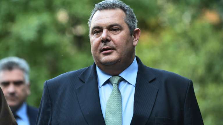 Βόμβες Καμμένου: Στον αέρα η προμήθεια φρεγατών και των F-16