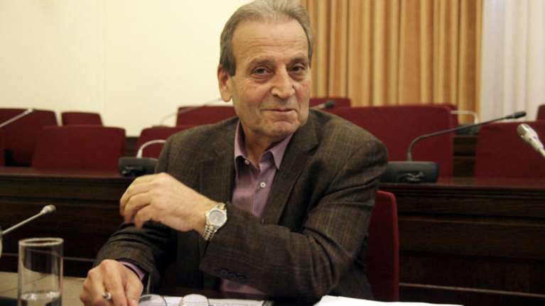 Παραστατίδης: Γιατί τέτοια σπουδή για την αναδοχή από ομόφυλα ζευγάρια;