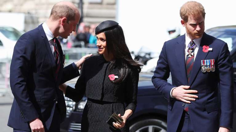 Το φιλί της Μέγκαν Μαρκλ στον Γουίλιαμ για το νέο μωρό μπροστά στις κάμερες