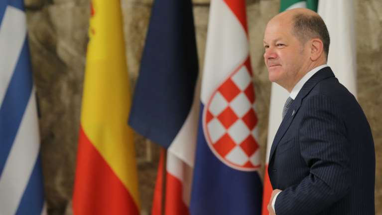 Eurogroup με το βλέμμα στον Σολτς για χρέος και επόμενη μέρα