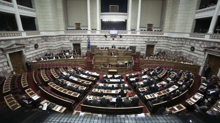 Αιχμηρά σχόλια από Κίνημα Αλλαγής και ΚΚΕ μετά το Eurogroup