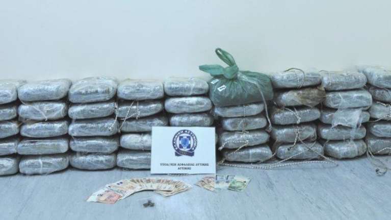 Τρεις συλλήψεις για εισαγωγή και διακίνηση κάνναβης στην Αθήνα