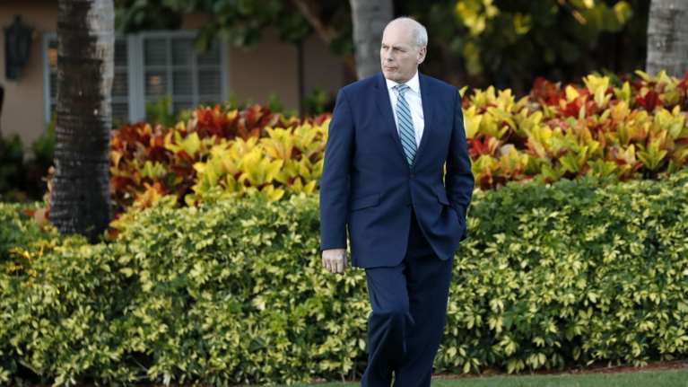 Διαψεύδει ο Λευκός Οίκος: Ο προσωπάρχης δεν είπε ηλίθιο τον Τραμπ