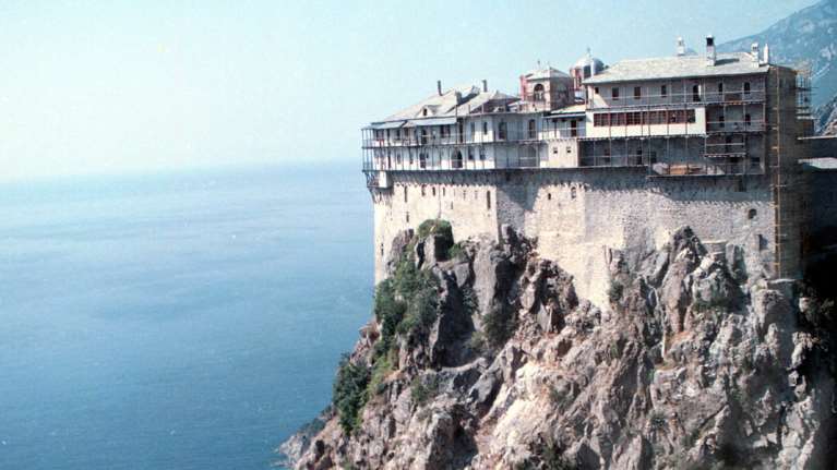 Νεκρός 65χρονος που έπεσε σε χαράδρα στο Άγιο Όρος