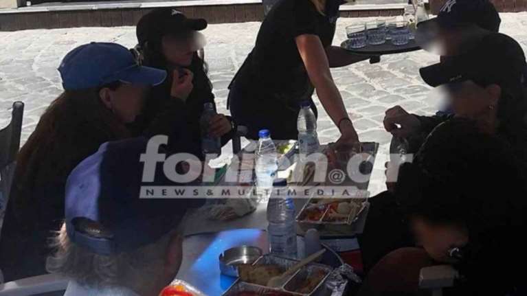 Οι τουρίστες με τα ταπεράκια «ξαναχτύπησαν» σε ταβέρνα της Κρήτης