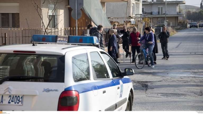 Λήστεψαν και μαχαίρωσαν αστυνομικό στην Ηλεία