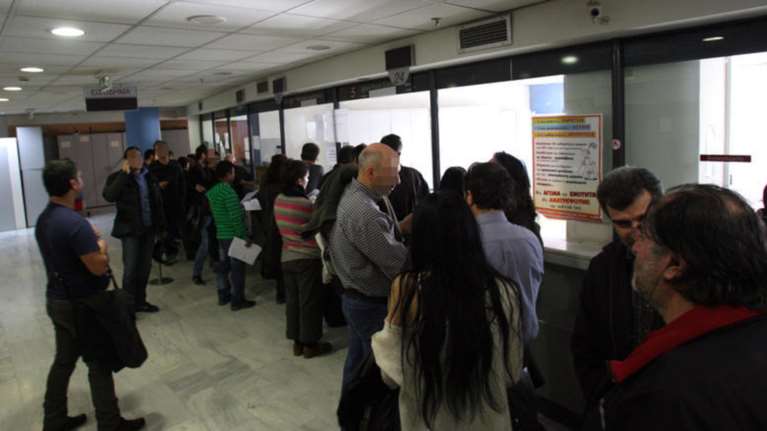 Αντιμέτωποι με... τριπλές εισφορές χιλιάδες επαγγελματίες