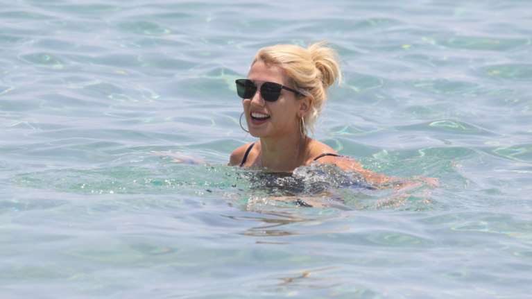 Η πρώτη εμφάνιση της Σπυροπούλου με μπικίνι μετά το Survivor- Ο νέος έρωτας