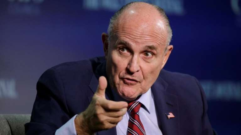Τζουλιάνι: Θέτει περιορισμούς για να μιλήσει στον εισαγγελέα ο Τραμπ