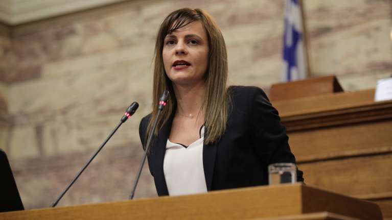 Αχτσιόγλου: Μετά τον Αύγουστο επανέρχονται οι συλλογικές συμβάσεις