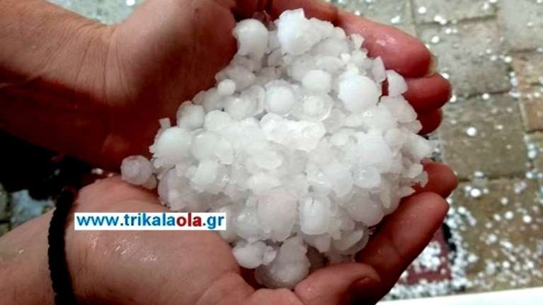 To ...έστρωσε από το χαλάζι σε Τρίκαλα και Καρδίτσα