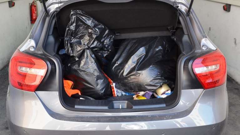 Επιασαν τρεις εμπόρους ναρκωτικών - Καταζητείται μία 27χρονη