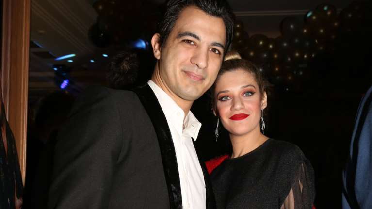 Θεωνά - Αναστασιάδης: Γιατί είναι ένα υποδειγματικό ζευγάρι της σόου-μπιζ