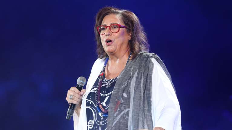 Η σπάνια βραδινή εμφάνιση της Μαρίας Φαραντούρη με τον γοητευτικό γιο της