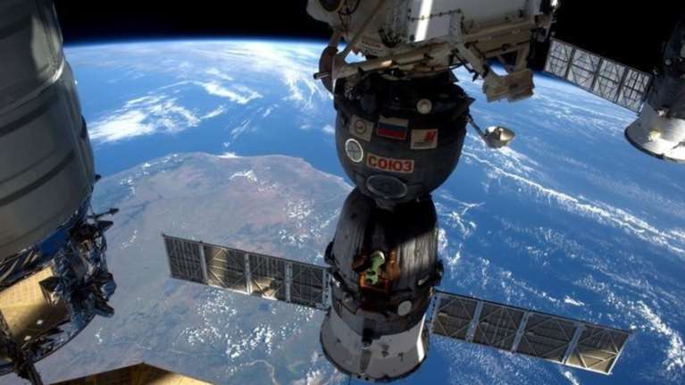 Ρώσοι κοσμοναύτες μετέτρεψαν 25 λίτρα ούρων σε πόσιμο νερό