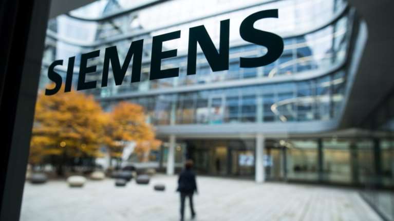 Die Welt: H Siemens στέλνει 30.000 εργαζόμενους σε αναγκαστική άδεια