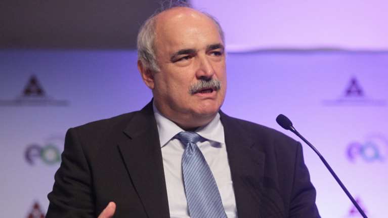 Όχι Μπόλαρη στην αναδοχή παιδιών από ομόφυλα ζευγάρια