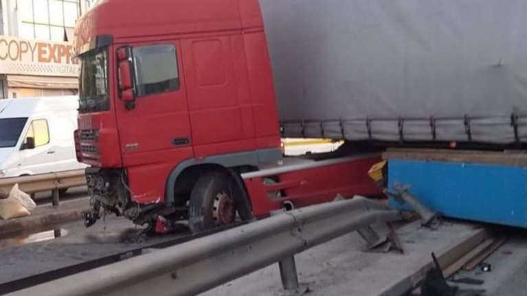 Ενας 65χρονος και ένας 60χρονος τα θύματα της νταλίκας στην Κηφισό (φωτό)