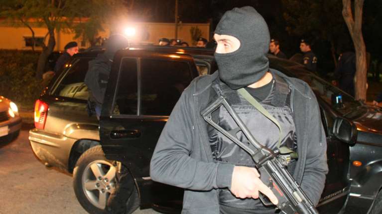 Η στιγμή που οι άνδρες των ΕΚΑΜ συλλαμβάνουν τους ισοβίτες