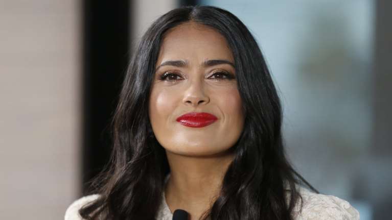 H Σάλμα Χάγιεκ ζητά ίσες αμοιβές ανδρών - γυναικών στο σινεμά