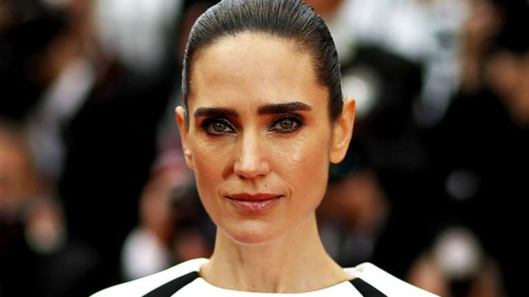 Τζένιφερ Κόνελι: Πήγε στις Κάννες και έκανε ακόμα μια άψογη εμφάνιση