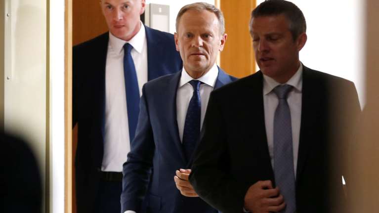 Τουσκ για Τραμπ: Με τέτοιους φίλους, τι να τους κάνεις τους εχθρούς