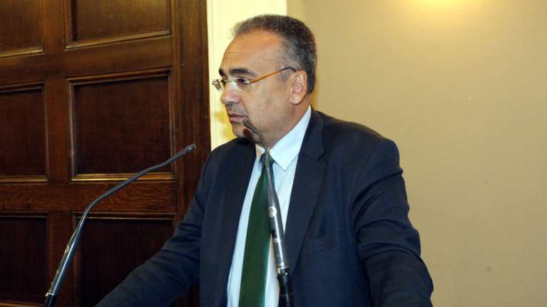 Κόντρα Βερβεσού - Κοντονή μετά την παραίτηση Σακελλαρίου