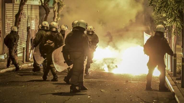 Νέες επιθέσεις κατά διμοιρίας των ΜΑΤ στα Εξάρχεια