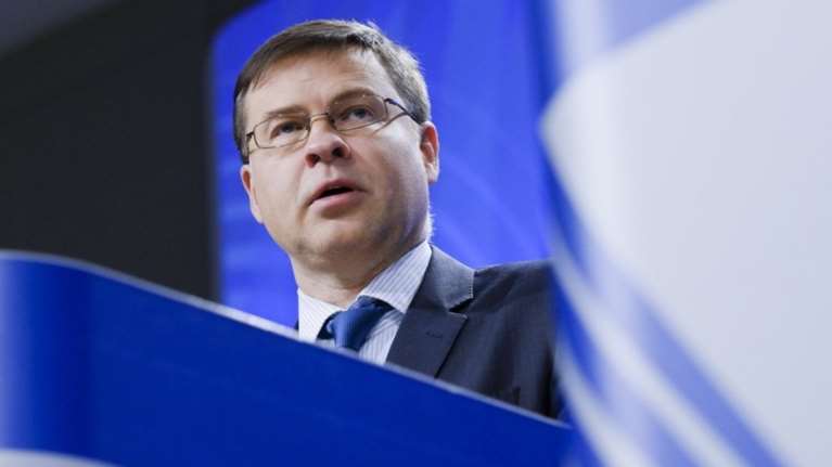 Ντομπρόβσκις: Μέχρι τον Ιούνιο η συμφωνία για το χρέος