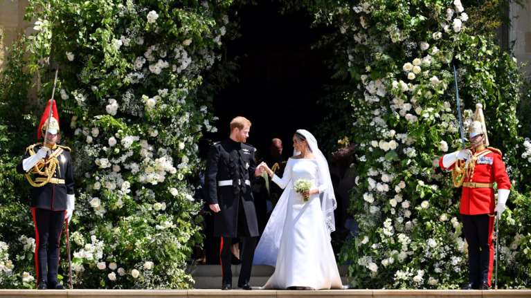 Πανέμορφη νύφη η 36χρονη Μέγκαν Μαρκλ - Η συγκίνηση και τα δάκρυα του Χάρι