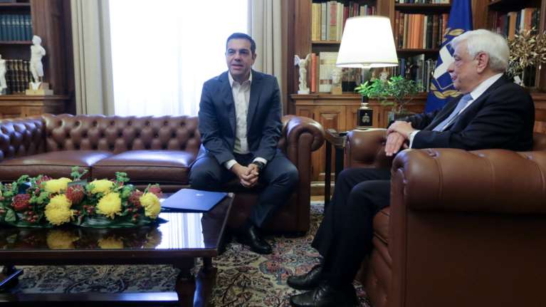 Τσίπρας σε ΠτΔ για Σκοπιανό: Είμαστε σε ένα κρίσιμο στάδιο