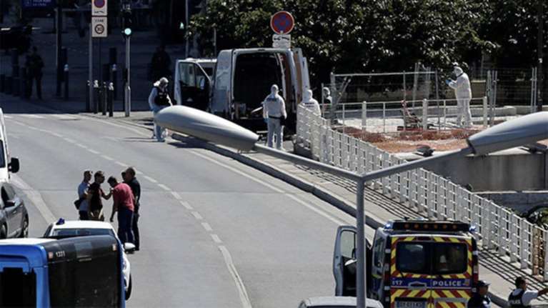 Κουκουλοφόροι άνοιξαν πυρ με Καλάσνικοφ στη Μασσαλία -Ενας τραυματίας