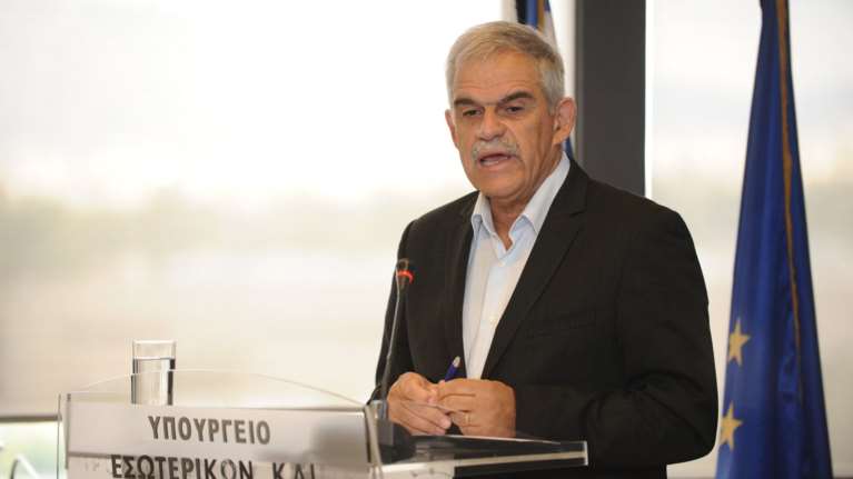 Τόσκας: Γραφικός και πολιτικά πρωτόγονος ο Ρουβίκωνας