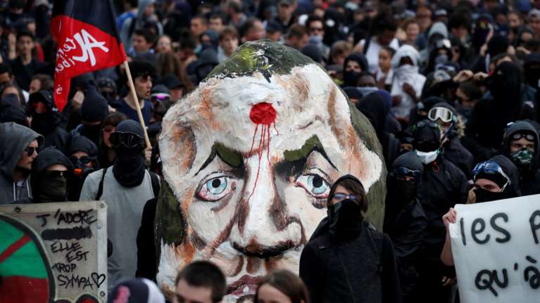 Συμπλοκές στο Παρίσι σε διαδήλωση δημοσίων υπαλλήλων