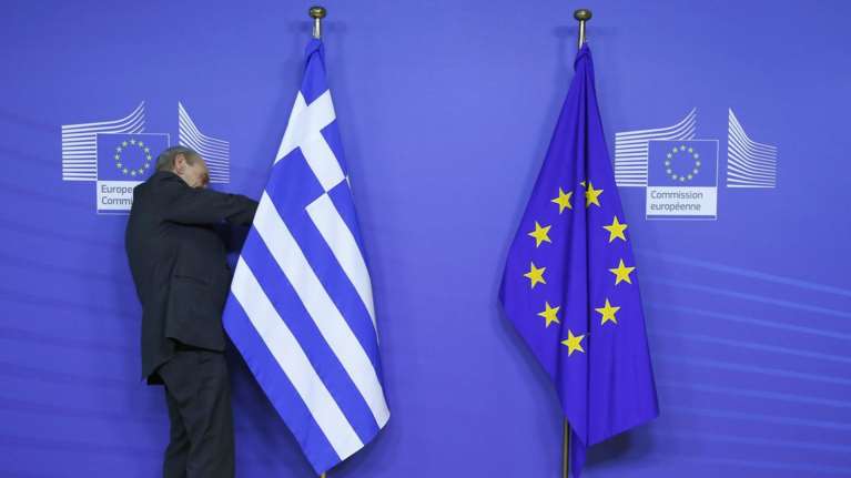 Politico: Κατ΄ όνομα έξοδο της Ελλάδας από το μνημόνιο προωθούν οι πιστωτές