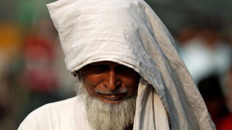 Μια καυτή καλοκαιρινή ημέρα στην Ινδία