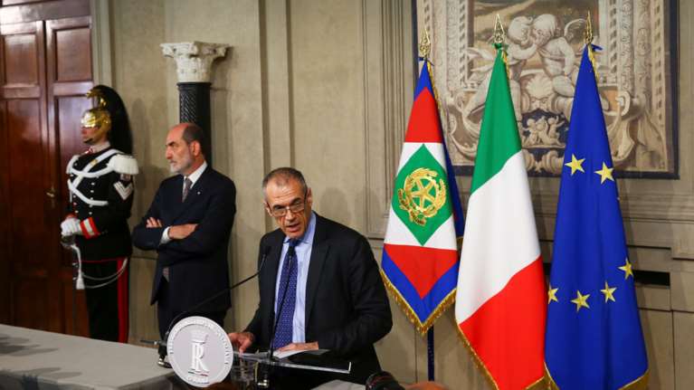 Τα σενάρια για την επίλυση της πολιτικής κρίσης στην Ιταλία