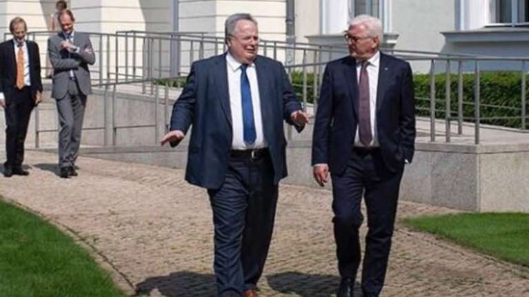 Στο Βερολίνο ο Κοτζιάς με το Σκοπιανό στην ατζέντα