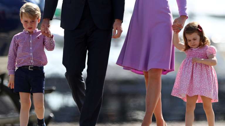 Κέιτ Μίντλετον: Σε χαλαρές ανεπίσημες στιγμές με τον Τζορτζ &amp; τη Σάρλοτ