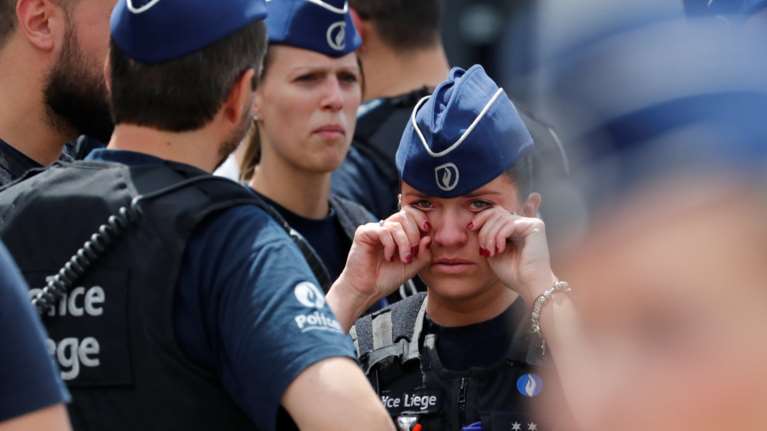 Βαθύ πένθος και πολλά ερωτήματα για την επίθεση στη Λιέγη (βίντεο&amp;φωτό)