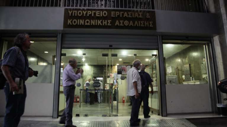 Εργασίας: Κανείς δεν ξεχνά ότι ΝΔ-ΠΑΣΟΚ έκοψαν 11 φορές τις συντάξεις