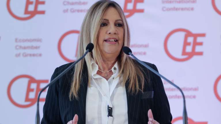 Γεννηματά: Προσεκτική απαγκίστρωση από τα μνημόνια για οριστική έξοδο