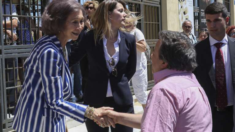 Επίσκεψη της Βασίλισσας Σοφίας στην Κρήτη με την αδερφή της
