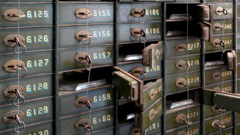 Ανατροπή για την υπεξαίρεση από θυρίδες: Τι εισηγείται η ανακρίτρια