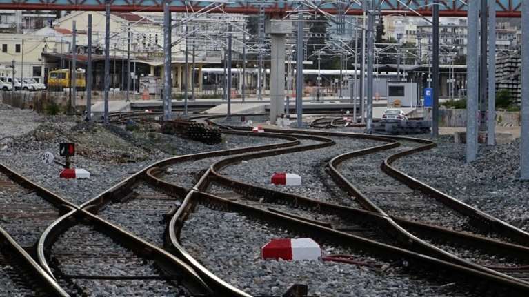 Χωρίς Προαστιακό και τρένα Πέμπτη και Παρασκευή