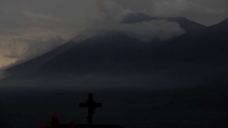 Στους 73 οι νεκροί στη Γουατεμάλα από την έκρηξη ηφαιστείου (βίντεο)