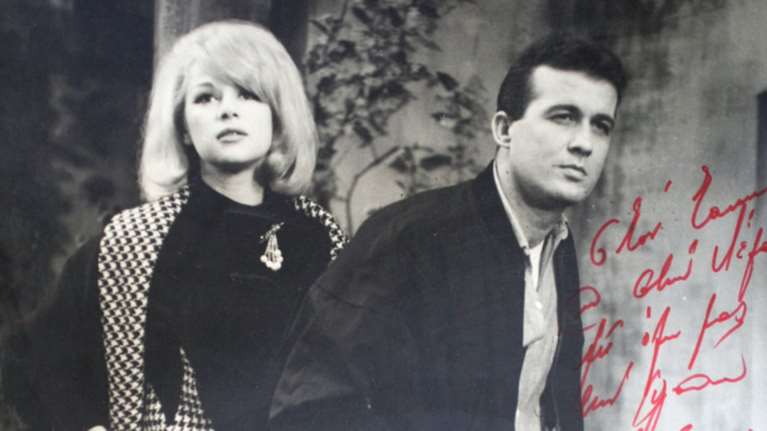 Σπάνια φωτογραφία: η στιγμή που κατέρρευσε η Αλίκη στο σπίτι στον Θεολόγο