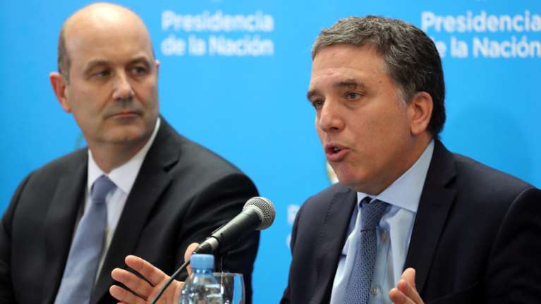 Στην «αγκαλιά» του ΔΝΤ ξανά η Αργεντινή με δάνειο 50 δισ.