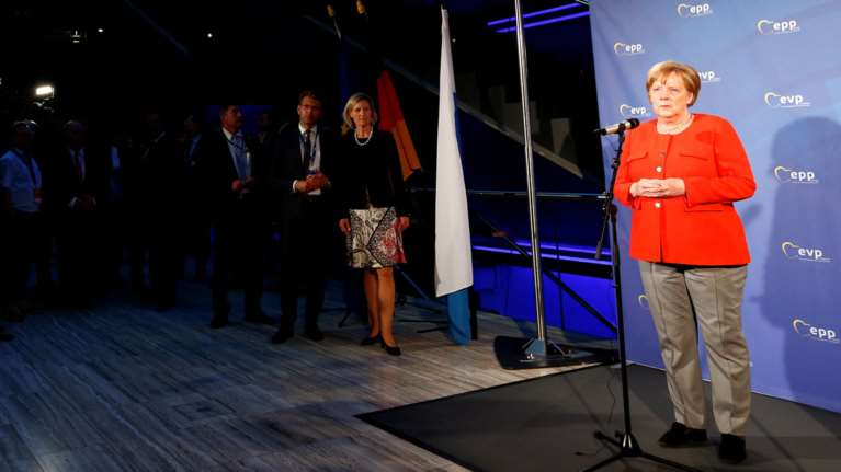 Mε τους 5 μεγάλους της οικονομίας η Μέρκελ - Κατ&#39;ιδίαν με Λαγκάρντ