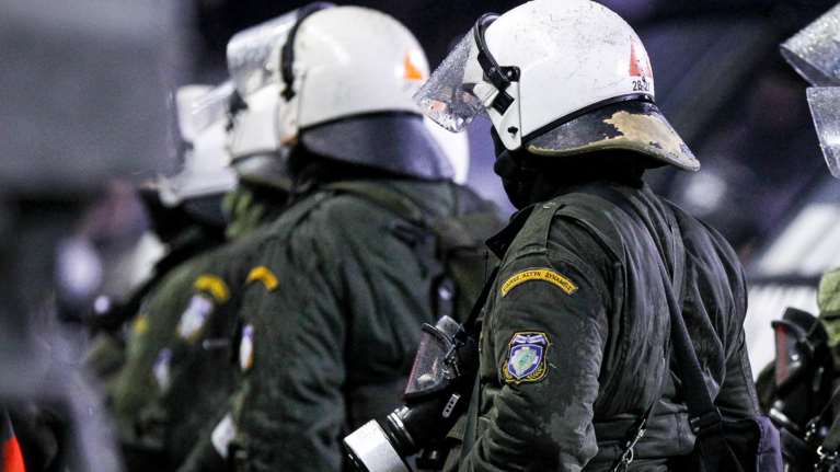 Ερώτηση βουλευτών ΣΥΡΙΖΑ για αποκλεισμό τρανς από αστυνομία